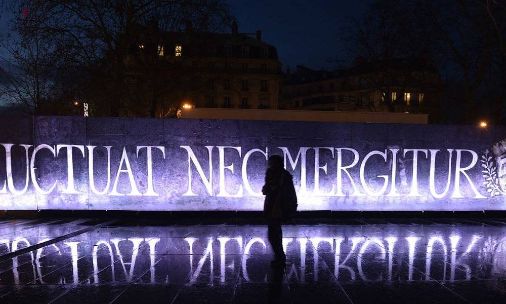 Image Diaporama - Devise de Paris en hommage aux victimes des (...)
